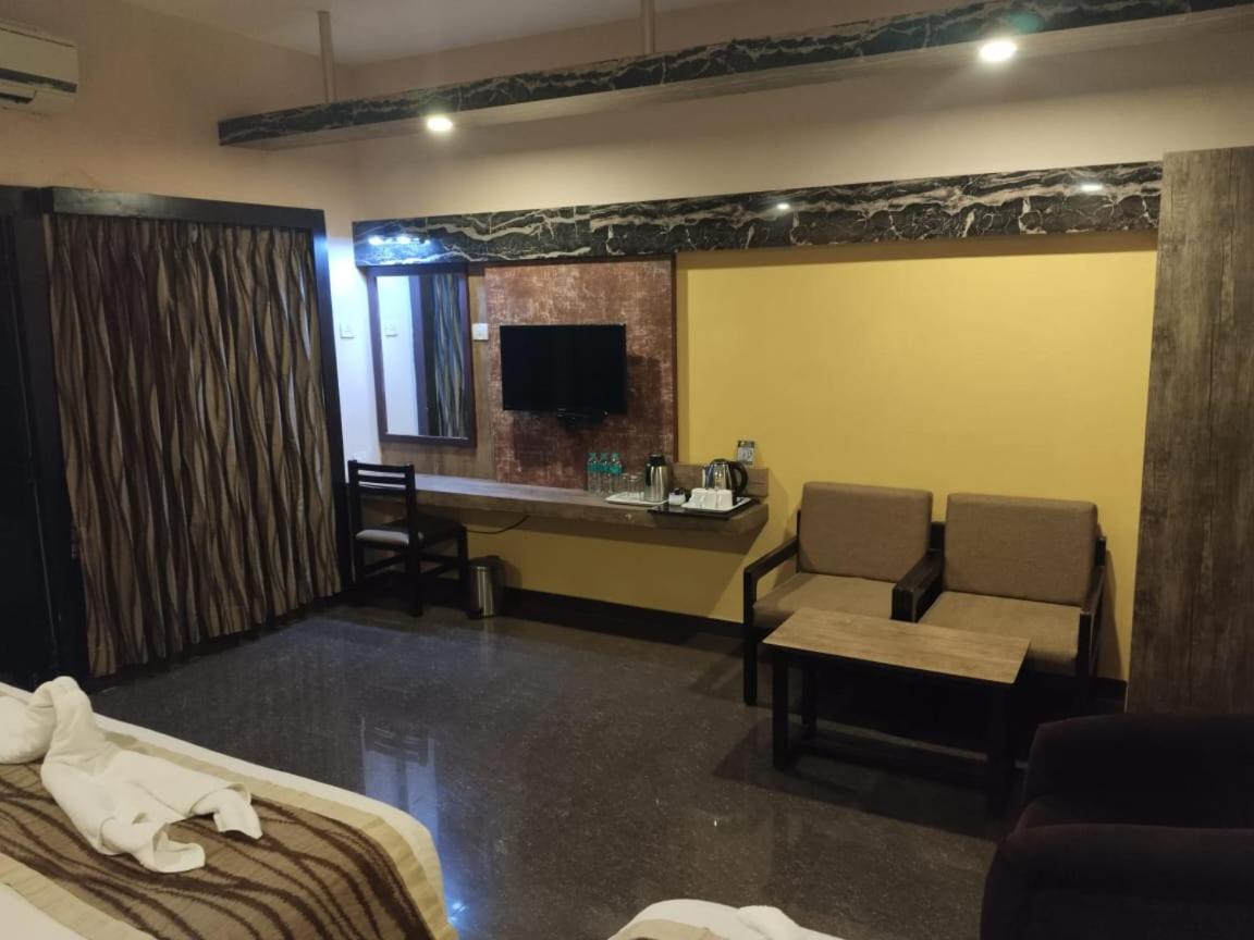 Hotel Mayas Tiruchirappalli Exterior foto