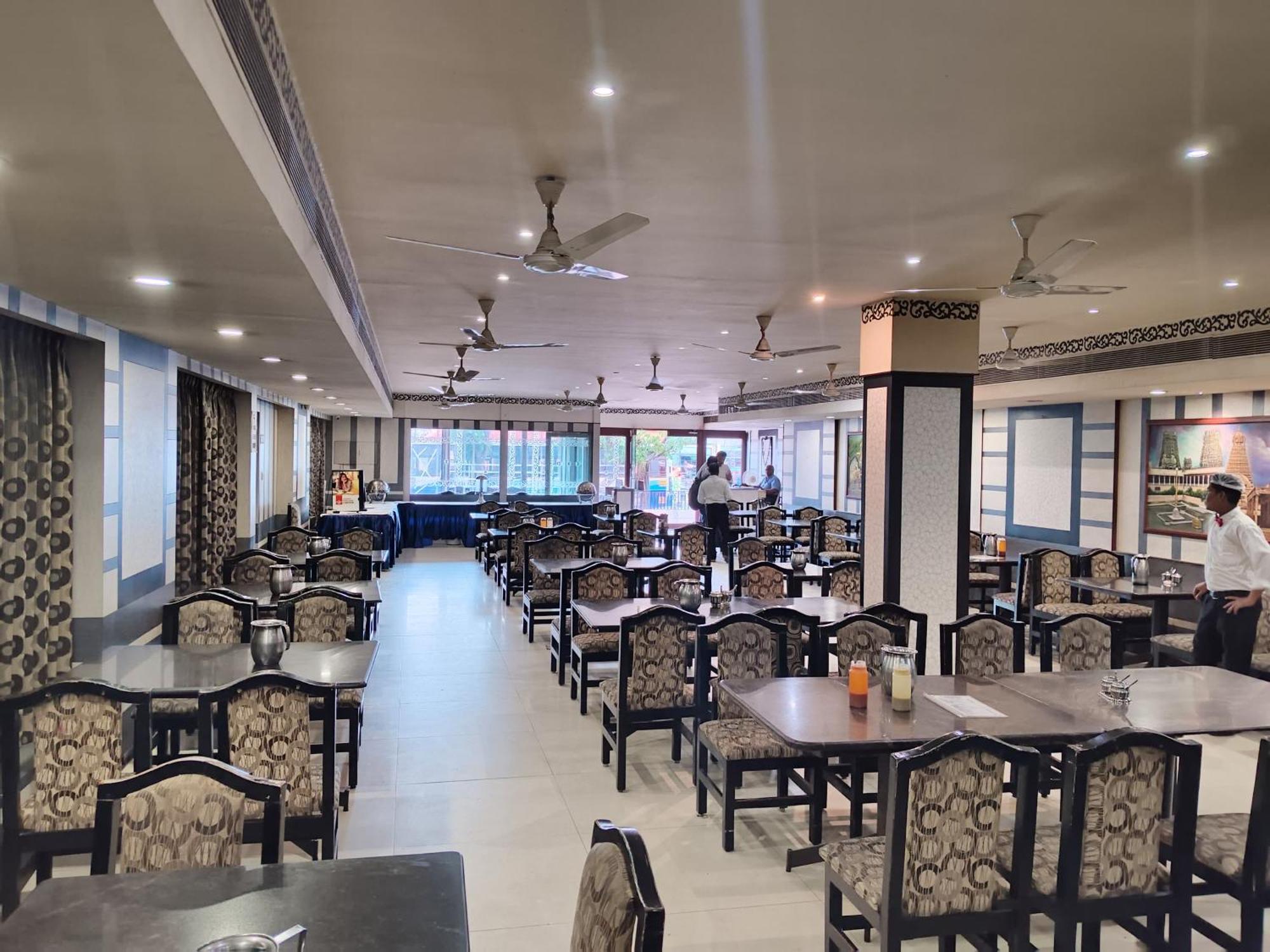 Hotel Mayas Tiruchirappalli Exterior foto